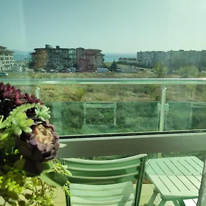 прекрасен с изглед към морето сарафово 1 Apartament